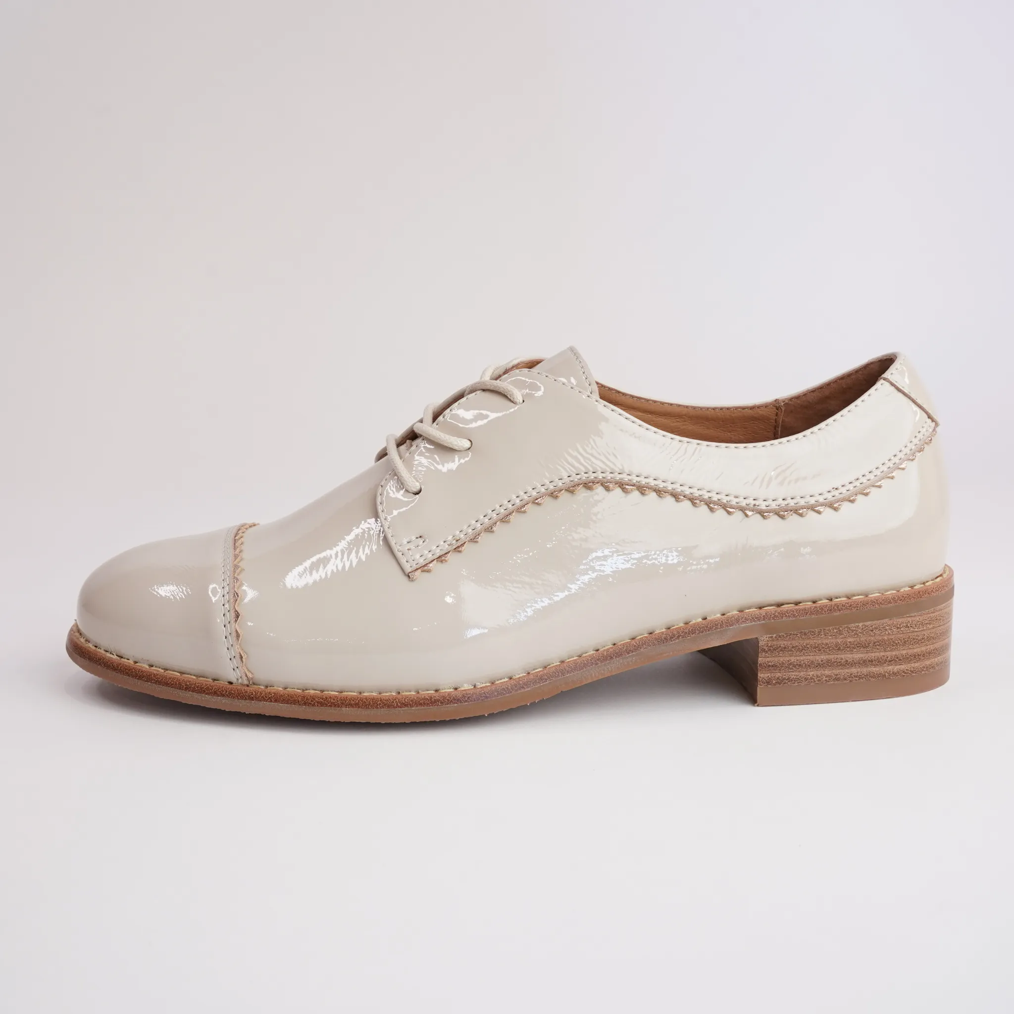 Alpopo Nude Patent Lace-up Flats