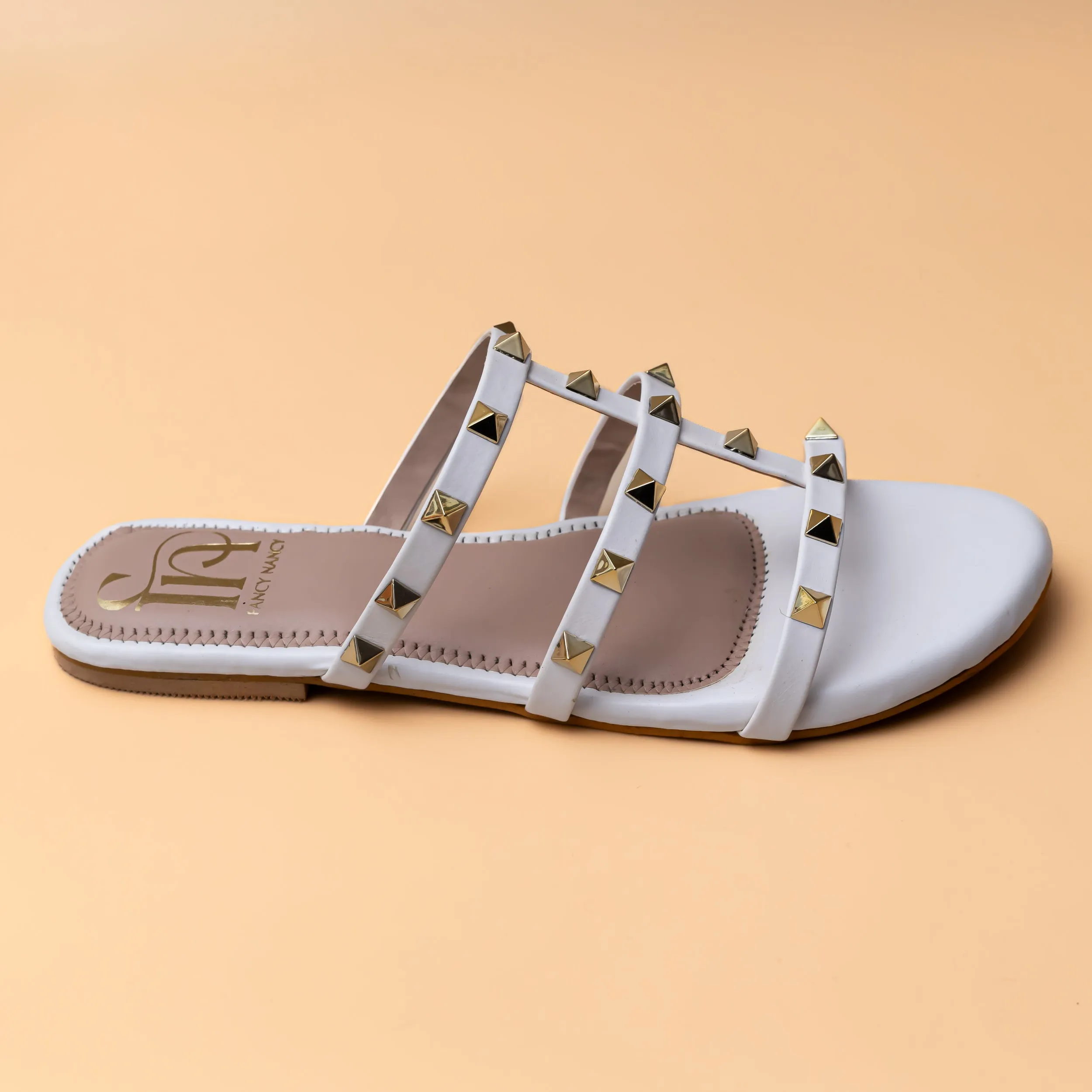 Dub Stud Flats - White