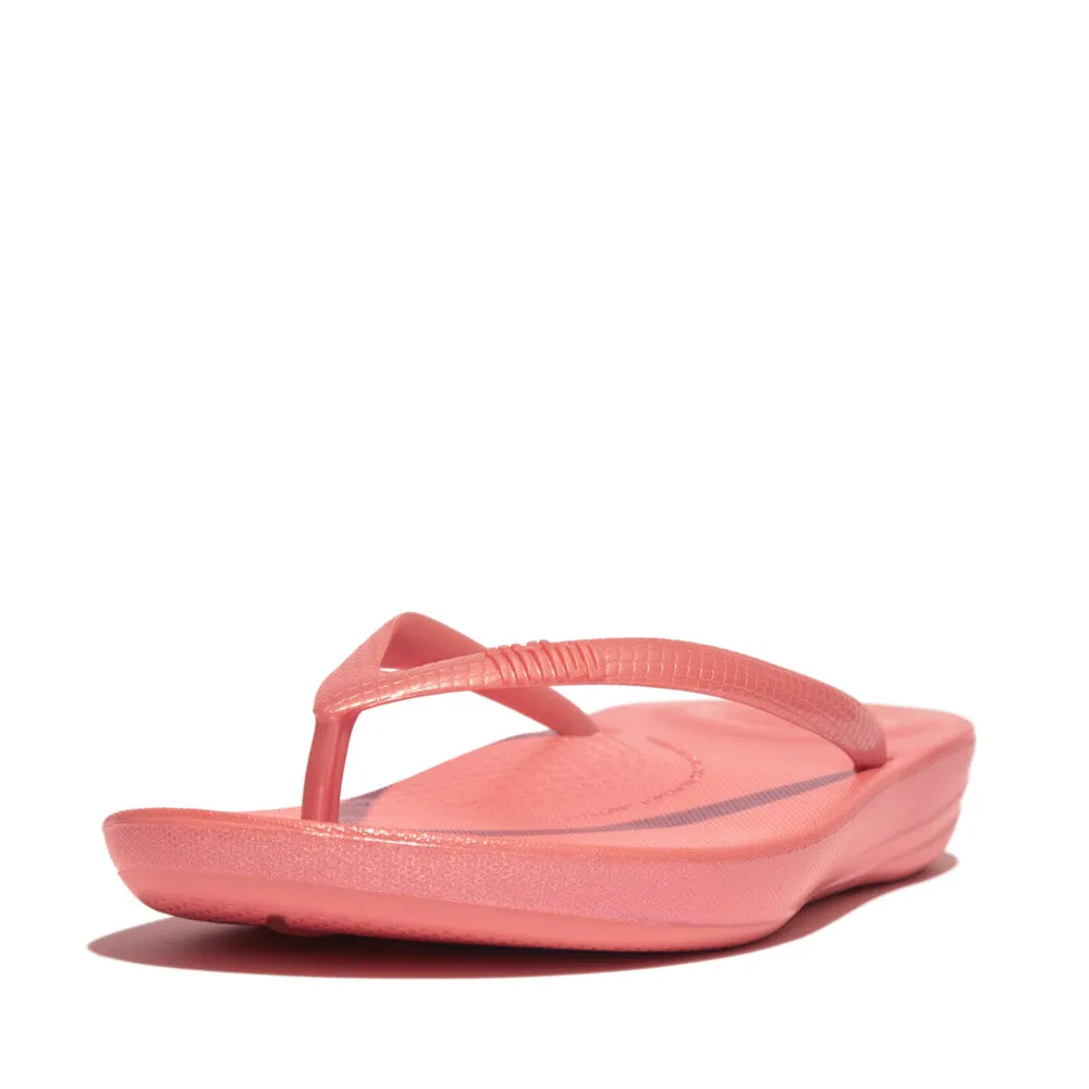 FitFlop iQushion Pearlized Ergonomic Thongs Coral