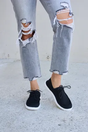 Forever Link Flat Round Toe Lace-Up Black Low Top Lightweight Comfy Sneakers